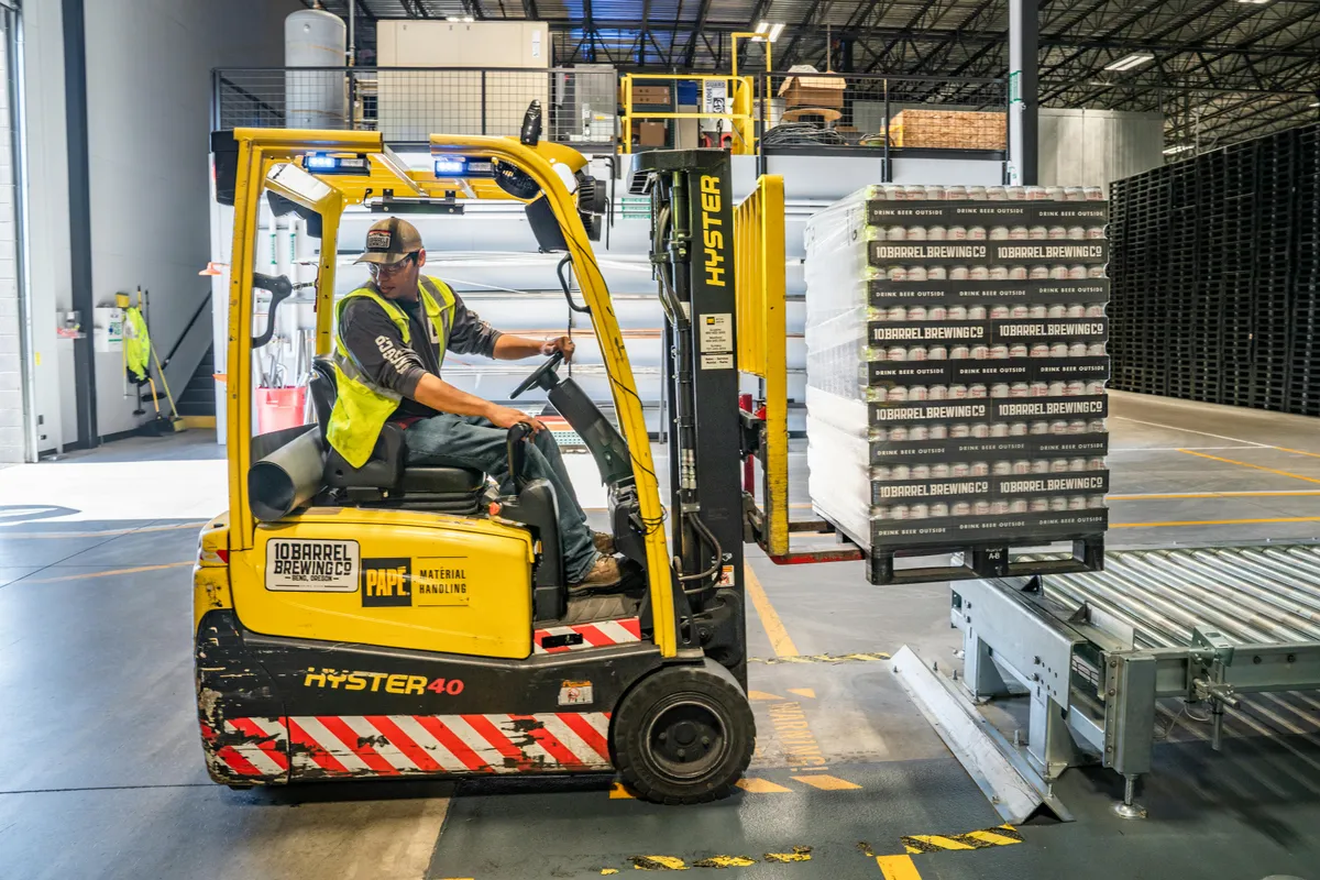 Heftruck in magazijn